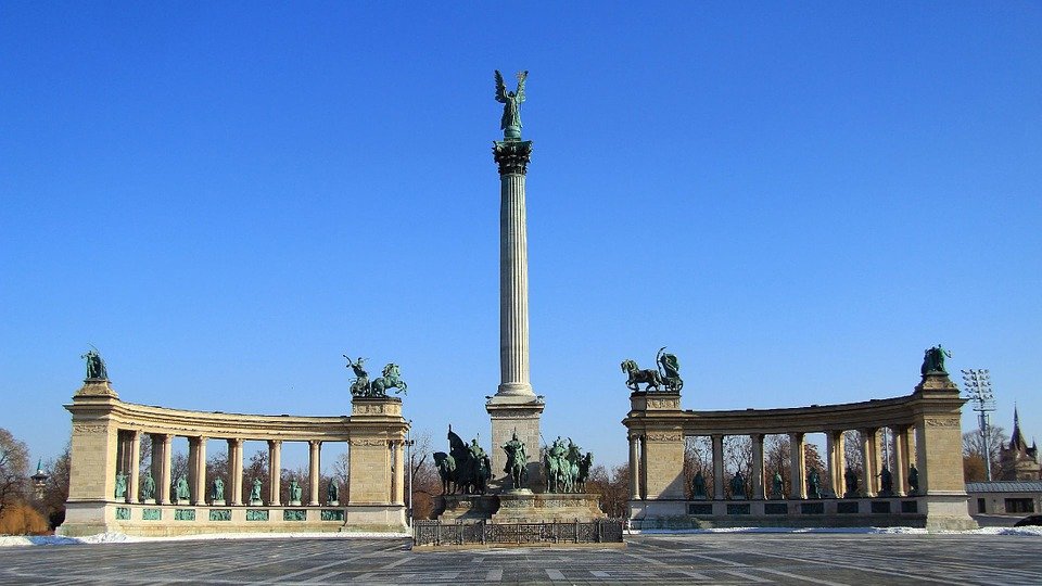 heroes square Budapest sightseeing