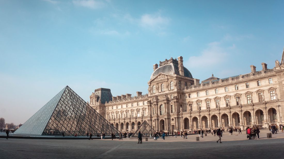 Sightseeing in Paris louvre paris france