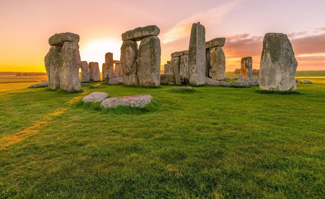 Day Trips from London to stonehenge uk